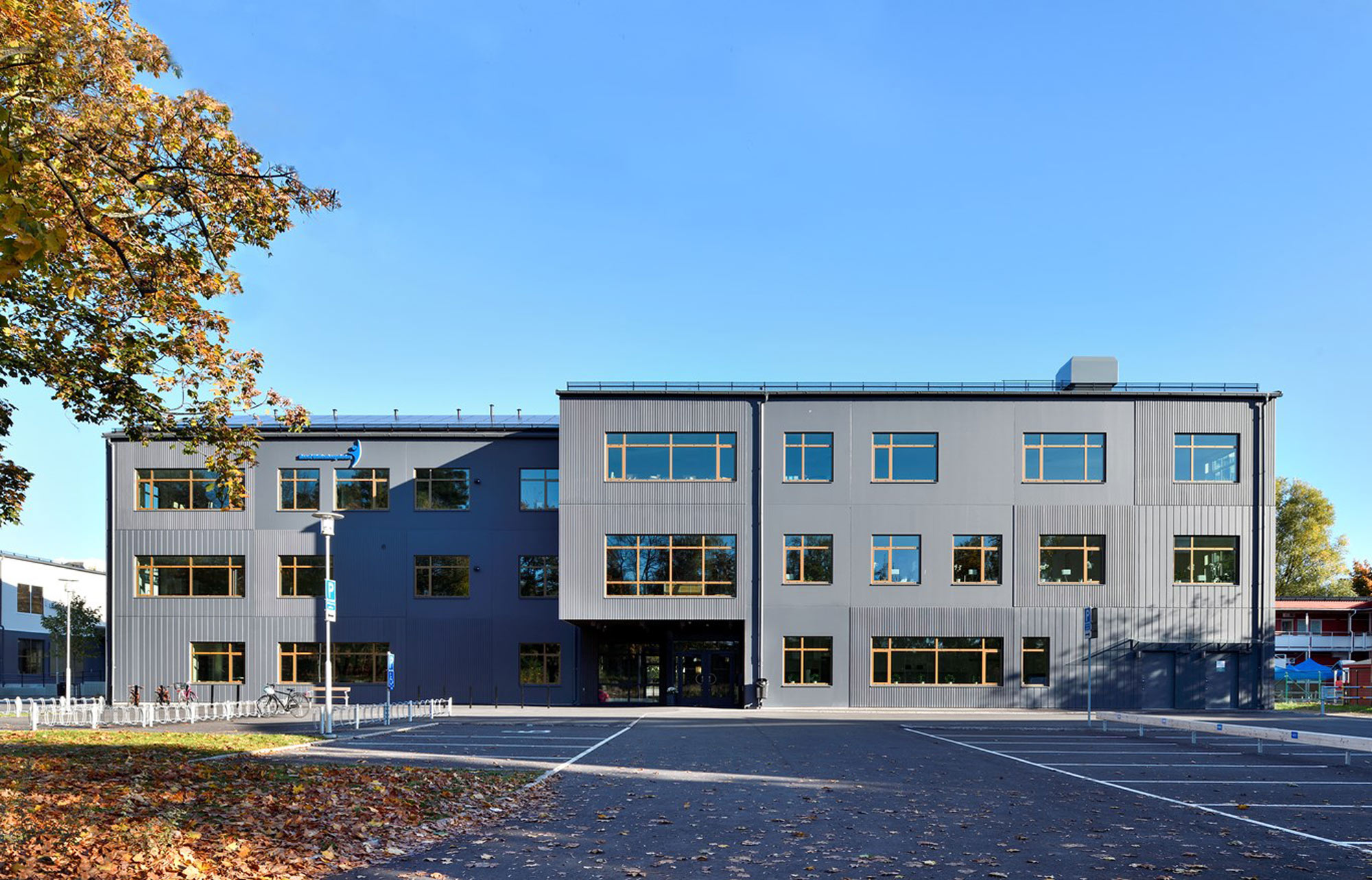 Hållbara fasadlösningar för en modern skolmiljö